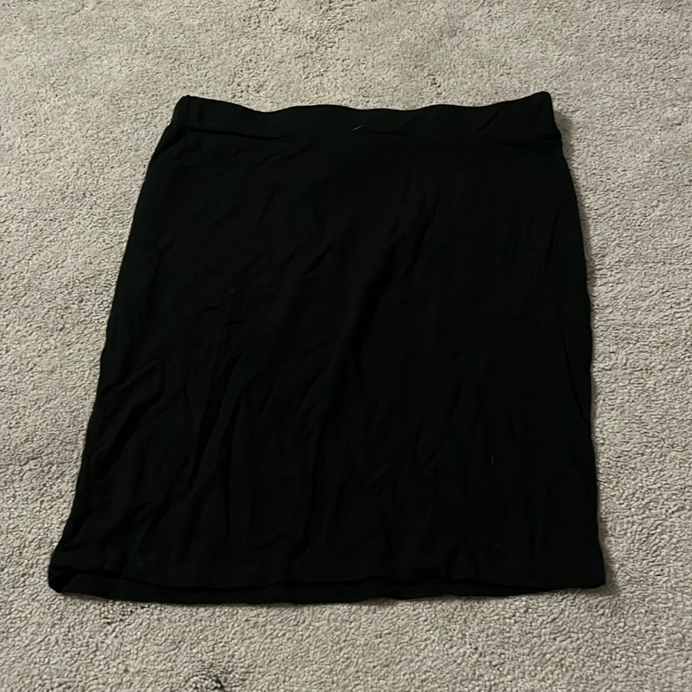 Black pencil skirt